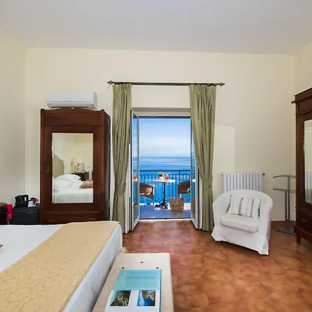 מלון Margherita 4*